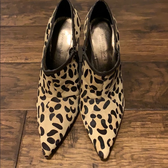 Town Shoes Leopard Heels - Picture 2 of 6